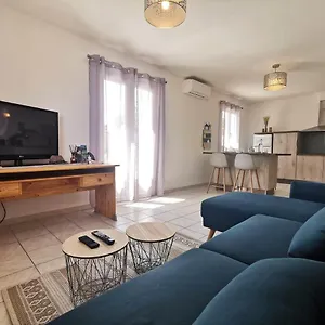 Hébergement de vacances Maison O Volets Bleus Calme Jardin, Miramas